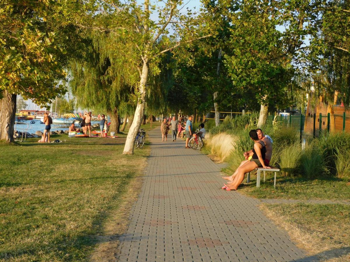 Apartamento Katamaran Siófok Exterior foto